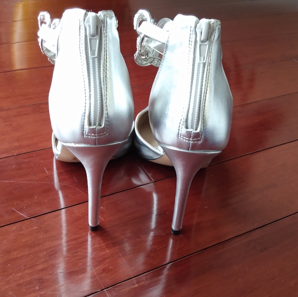 Sexy silver chain link heels - Picture 2 of 6